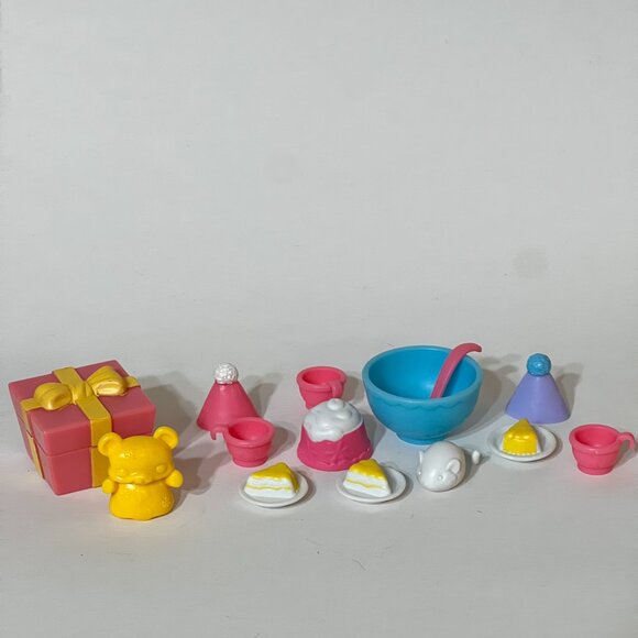 Littlest Pet Shop Fanciest Birthday Celebration Set | LPS #520 #521 #522 - Picture 2 of 5